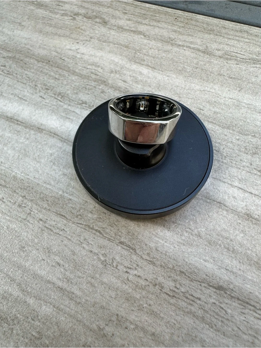 Oura Heritage size 7 Ring w/ charger